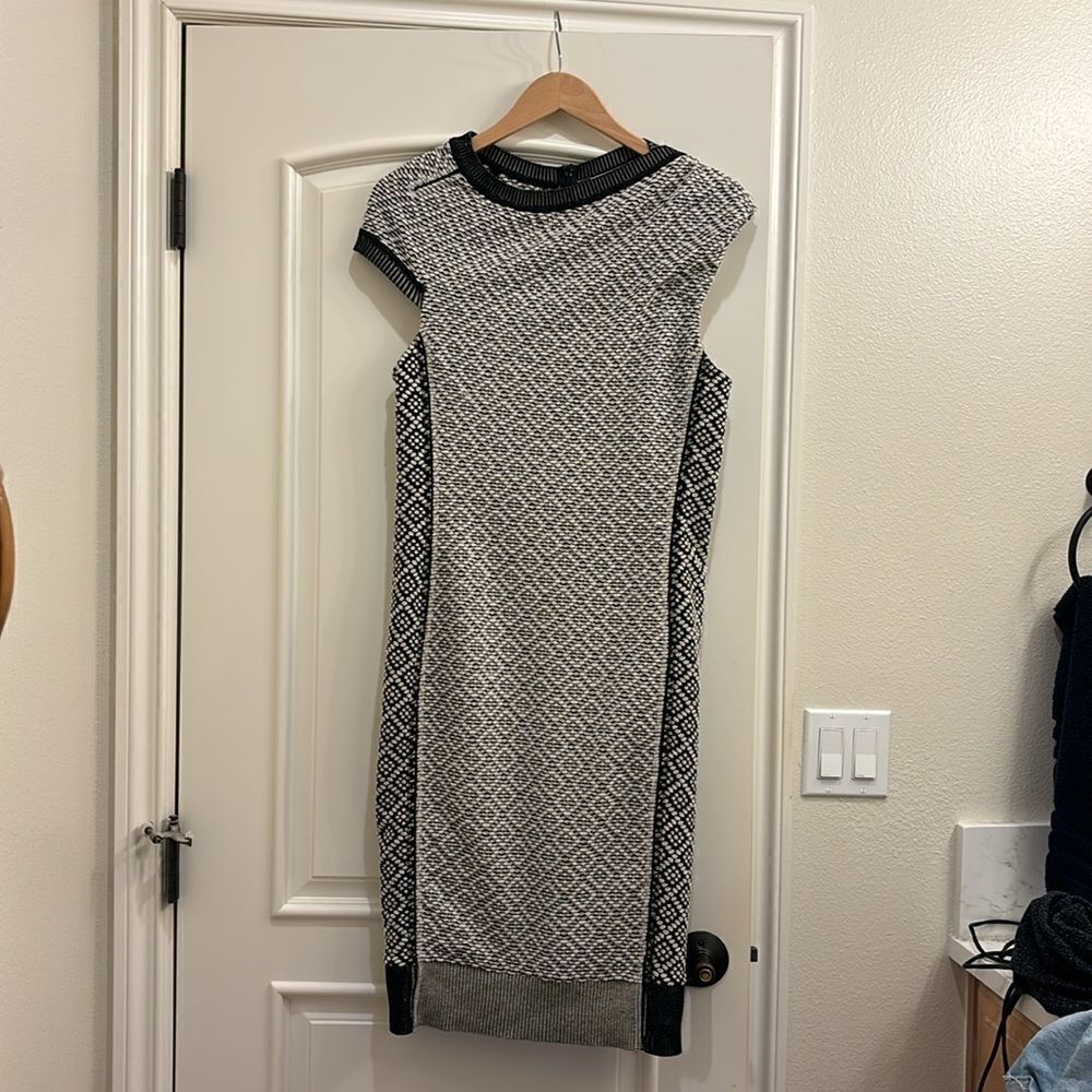 Anthropologie Josette by Bryon Lars Beauty Mark. It's black and white. Size 8 - Picture 2 of 15